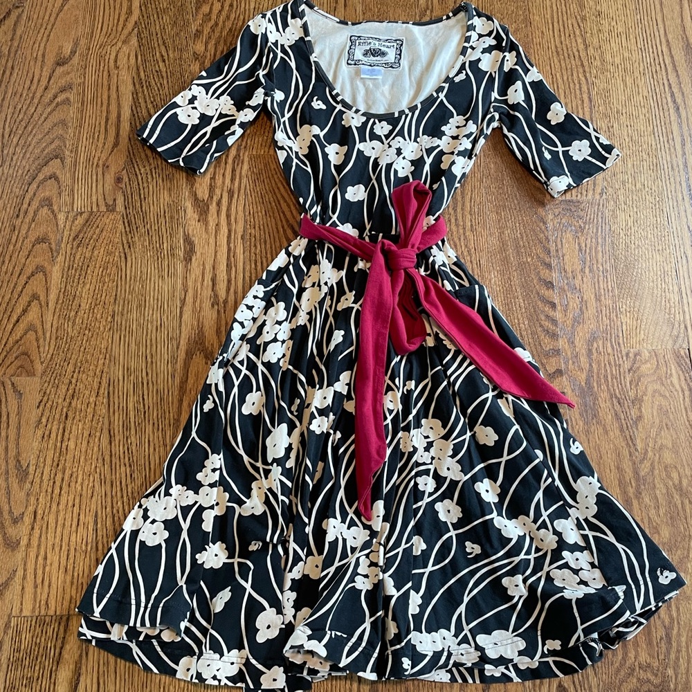 Effie's Heart size S dress with belt/tie